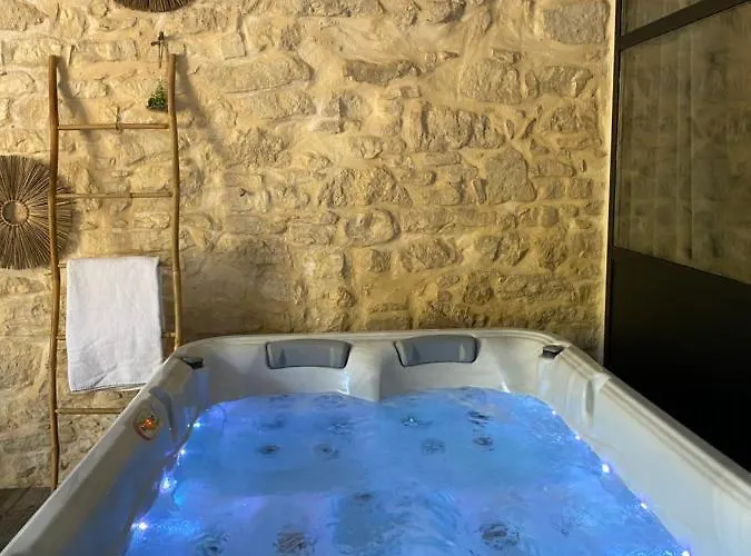 « domaine De L'oustal Nau » *